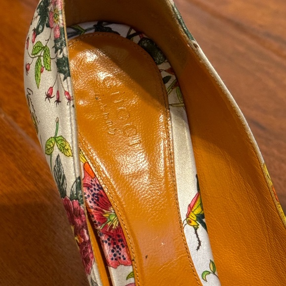 Gucci Satin Flora Peep Toe Horsebit Pumps - Picture 3 of 6